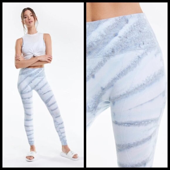 💕WILDFOX💕 Cindy Sports Bra  & Kris Leggings Set - Picture 4 of 16